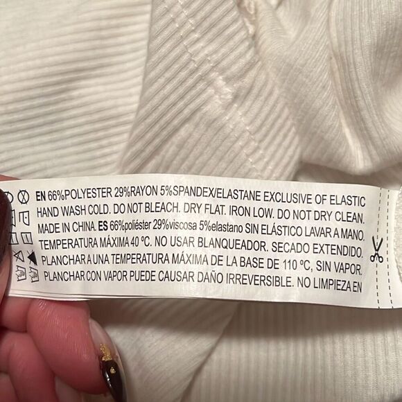 Forever 21 Women's White Off-Shoulder Ruched Crop Top - Picture 7 of 7